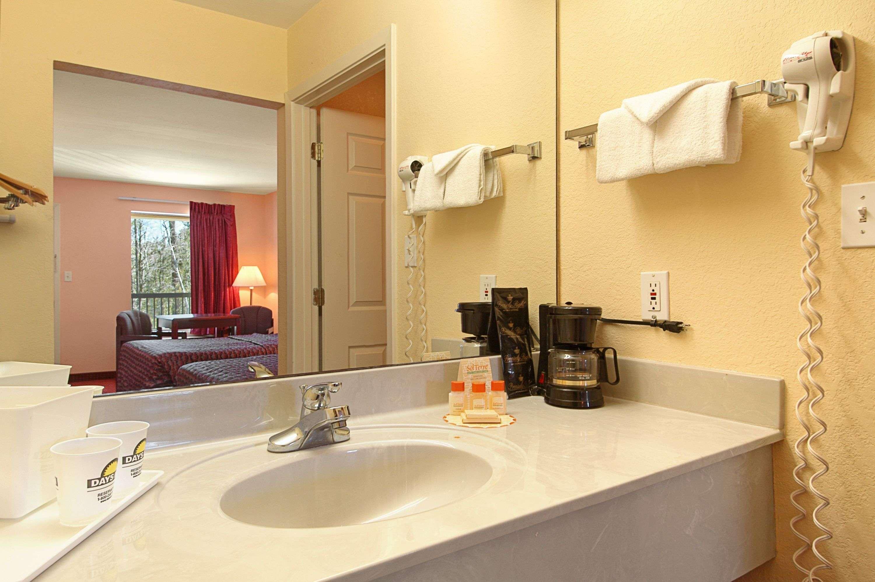 Days Inn by Wyndham Ocean Springs Exterior foto